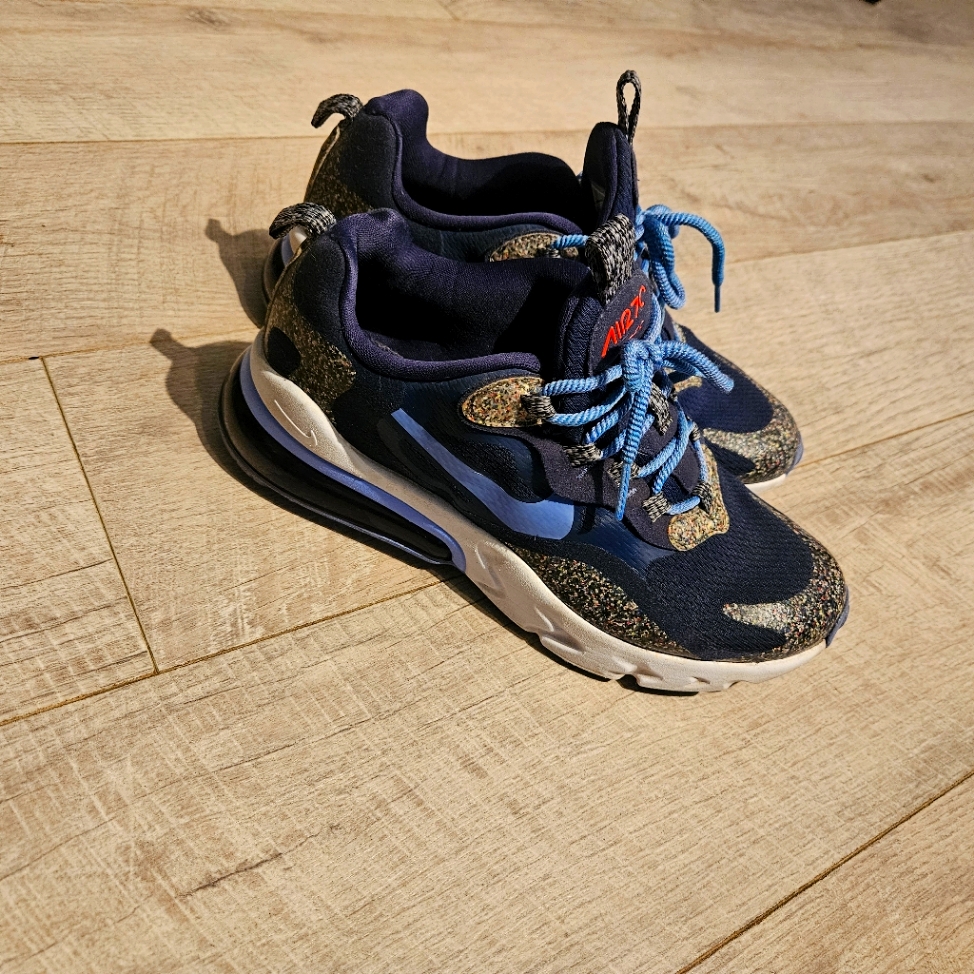 Nike React 270
